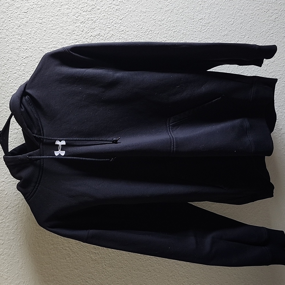 Under Armour sweatshirt